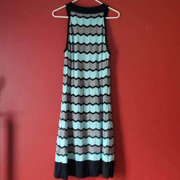 Ladies Dress - Picture 2 of 2